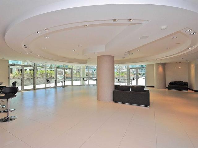 1002 - 220 Burnhamthorpe Rd W, Condo with 2 bedrooms, 2 bathrooms and 1 parking in Mississauga ON | Image 16