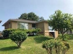 29 Wantanopa Cres, House detached with 3 bedrooms, 2 bathrooms and 3 parking in Toronto ON | Image 1