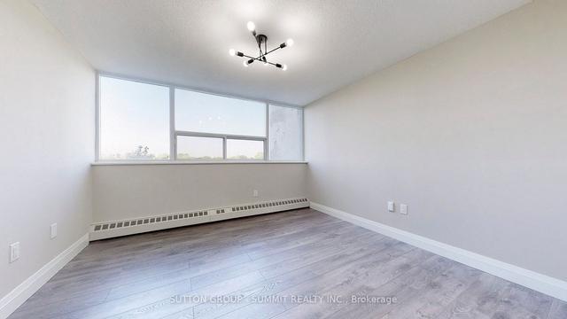 603 - 530 Lolita Gardens, Condo with 3 bedrooms, 1 bathrooms and 1 parking in Mississauga ON | Image 11