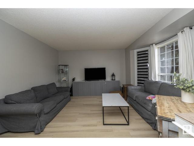 4012 53 St, House detached with 4 bedrooms, 2 bathrooms and null parking in Gibbons AB | Image 4