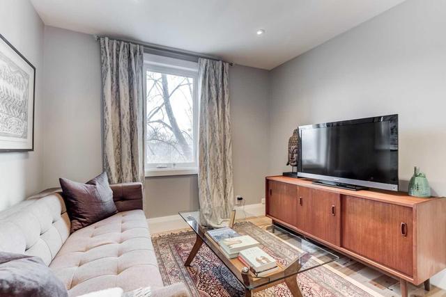 568 Woodbine Ave, House semidetached with 2 bedrooms, 3 bathrooms and 1 parking in Toronto ON | Image 16