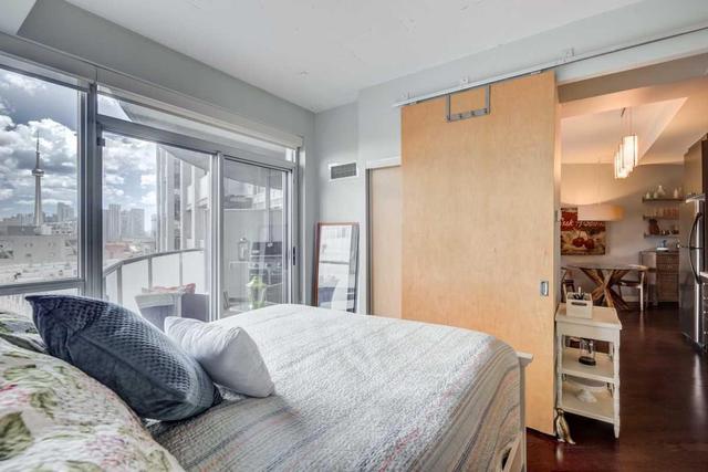 929 - 1 Shaw St, Condo with 2 bedrooms, 2 bathrooms and 1 parking in Toronto ON | Image 16