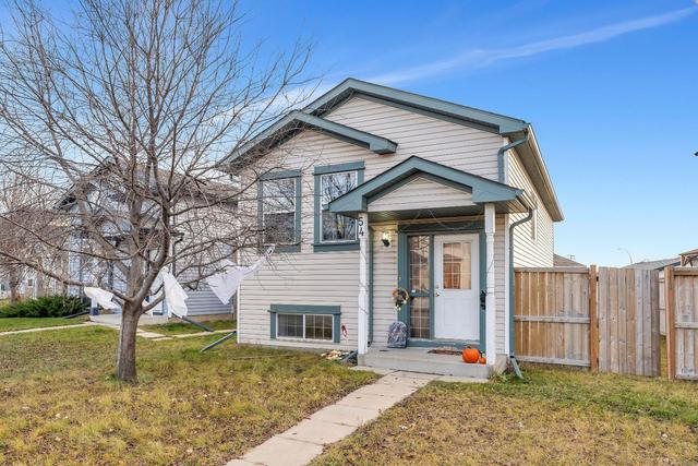 54 Martinvalley Way Ne, House detached with 4 bedrooms, 3 bathrooms and 2 parking in Calgary AB | Image 2