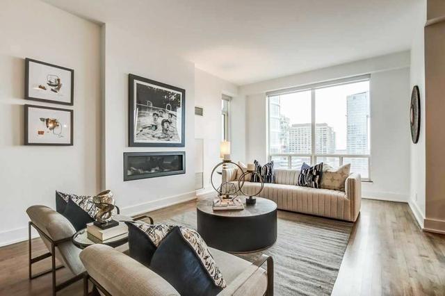 18e - 61 Yorkville Ave, Condo with 3 bedrooms, 3 bathrooms and 1 parking in Toronto ON | Image 5