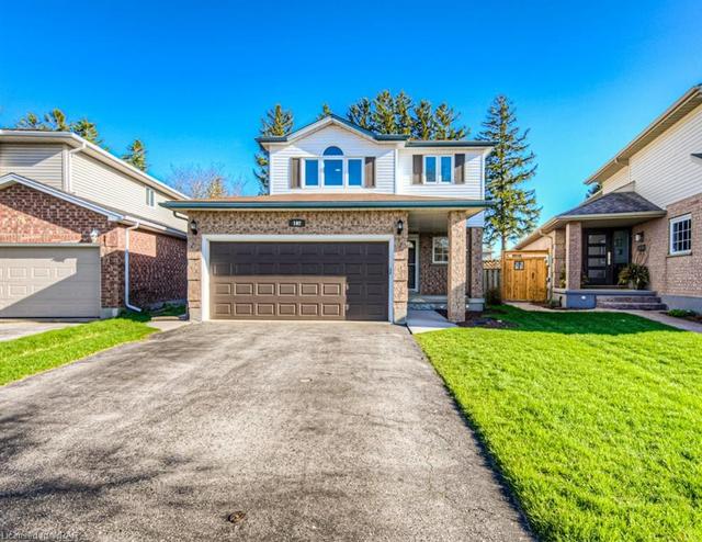 102 Queen Charlotte Crescent, House detached with 3 bedrooms, 2 bathrooms and 4 parking in Kitchener ON | Image 1