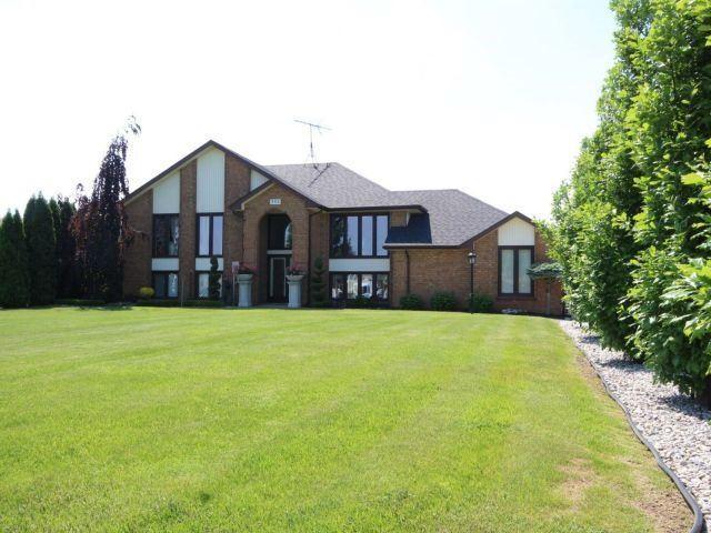 363 Elmstead Rd, House detached with 4 bedrooms, 4 bathrooms and 14 parking in Lakeshore ON | Image 1