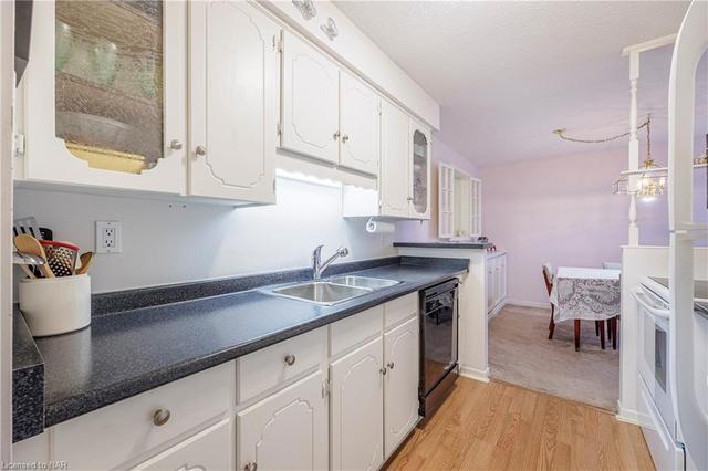 105 - 276 Oakdale Avenue, House attached with 2 bedrooms, 1 bathrooms and 1 parking in St. Catharines ON | Image 5