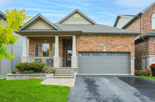 67 Voyageur St, House detached with 2 bedrooms, 2 bathrooms and 4 parking in Selwyn ON | Image 1