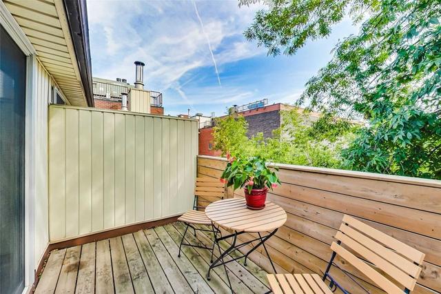 19 Sydenham St, House attached with 3 bedrooms, 3 bathrooms and 2 parking in Toronto ON | Image 15