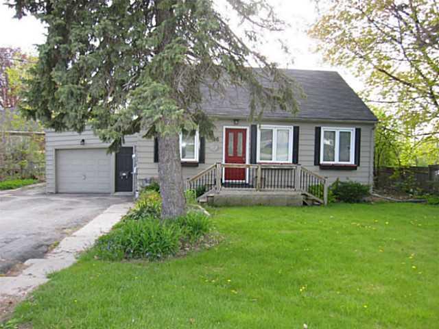 186 Duckworth St, House detached with 2 bedrooms, 2 bathrooms and null parking in Barrie ON | Image 1
