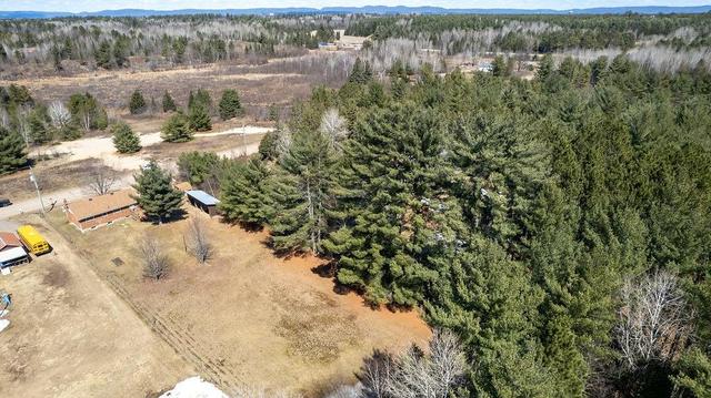 865 Black Bay Road, House detached with 5 bedrooms, 2 bathrooms and 6 parking in Petawawa ON | Image 30