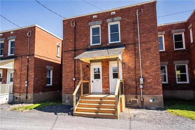 135 First Street W, Townhouse with 3 bedrooms, 1 bathrooms and 2 parking in Cornwall ON | Image 28