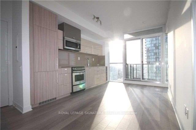 2212 - 290 Adelaide St W, Condo with 1 bedrooms, 1 bathrooms and 0 parking in Toronto ON | Image 1