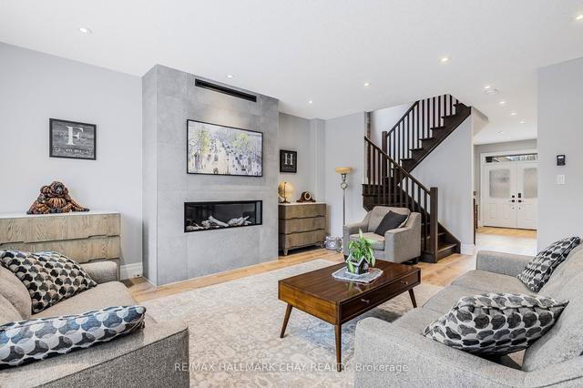 30 Marta Cres, House detached with 4 bedrooms, 3 bathrooms and 6 parking in Barrie ON | Image 8