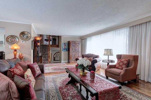 81 Regency Sq, House detached with 3 bedrooms, 3 bathrooms and 2 parking in Toronto ON | Image 4