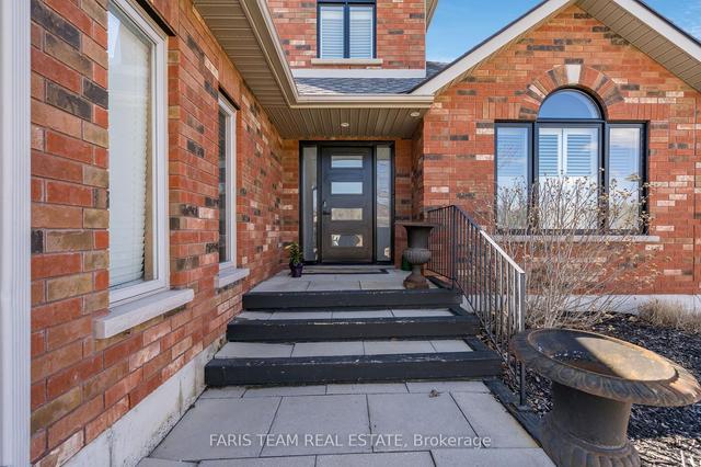 14 Wildflower Crt, House detached with 2 bedrooms, 4 bathrooms and 4 parking in Barrie ON | Image 12