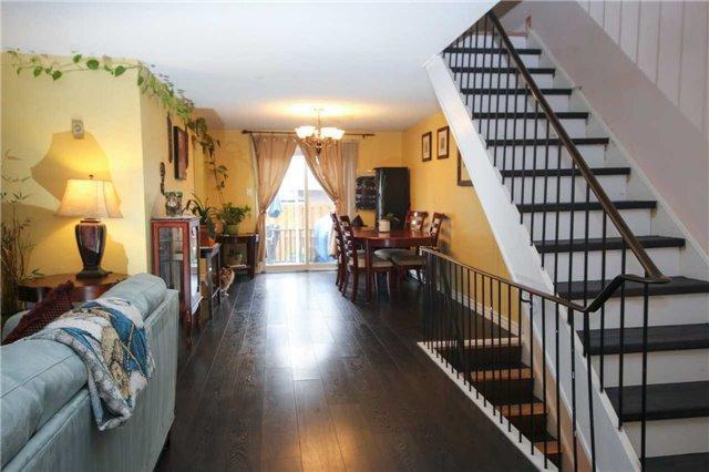 49 Candle Liteway Way, Townhouse with 3 bedrooms, 2 bathrooms and 1 parking in Toronto ON | Image 8