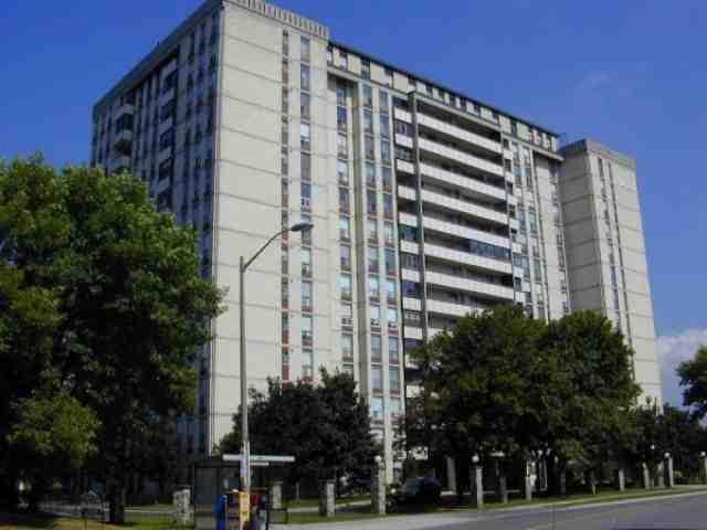 404 - 130 Neptune Dr, Condo with 1 bedrooms, 2 bathrooms and 1 parking in Toronto ON | Image 1