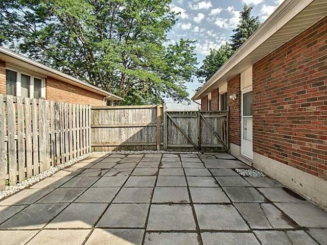 3816 Malden Rd, House detached with 3 bedrooms, 2 bathrooms and 6 parking in Windsor ON | Image 3