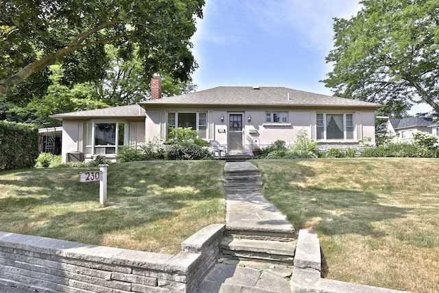 230 Lord Seaton Rd, House detached with 4 bedrooms, 2 bathrooms and 2 parking in Toronto ON | Image 2