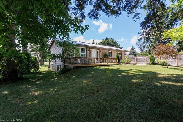 863 Douglas Street, House detached with 4 bedrooms, 2 bathrooms and 5 parking in West Grey ON | Image 12