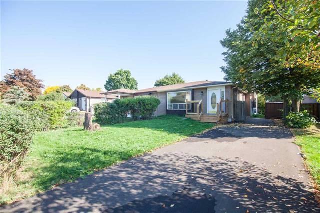 80 Glenmore Cres, House semidetached with 3 bedrooms, 2 bathrooms and 4 parking in Brampton ON | Image 2