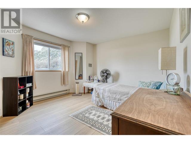 4 - 3322 South Main Street, Condo with 2 bedrooms, 2 bathrooms and 2 parking in Penticton BC | Image 16