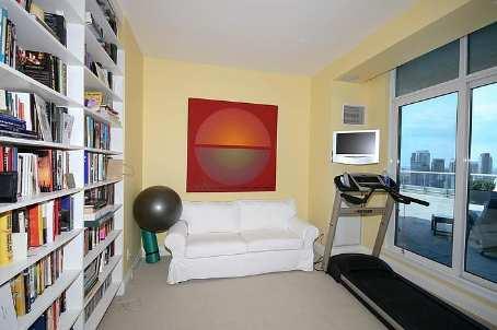 lph05 - 8 York St, Condo with 2 bedrooms, 3 bathrooms and 1 parking in Toronto ON | Image 4