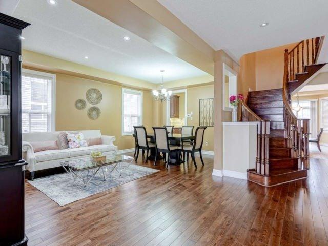 65 Freshspring Dr, House detached with 5 bedrooms, 5 bathrooms and 4 parking in Brampton ON | Image 2