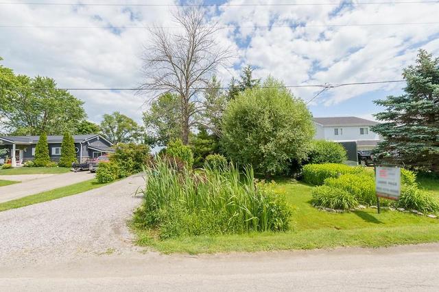 862 South Coast Drive, House detached with 2 bedrooms, 1 bathrooms and 4 parking in Haldimand County ON | Image 3
