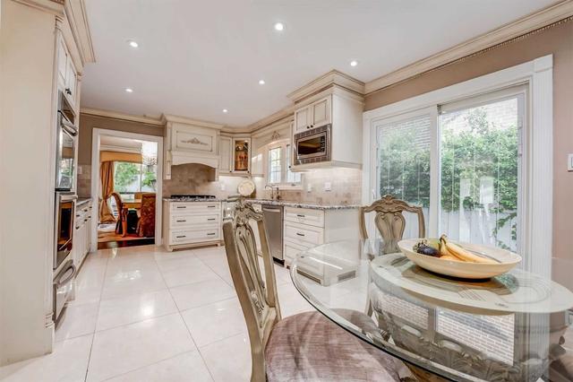 43 Russfax Dr, House detached with 4 bedrooms, 4 bathrooms and 5 parking in Toronto ON | Image 4