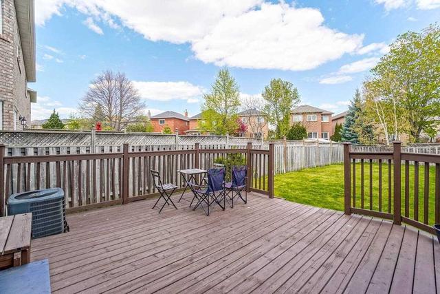 806 Ashprior Ave, House attached with 3 bedrooms, 4 bathrooms and 3 parking in Mississauga ON | Image 30