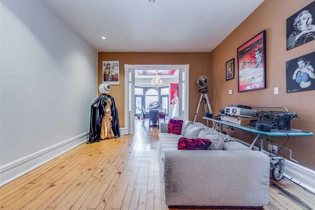 234 Queen St E, House attached with 1 bedrooms, 3 bathrooms and 1 parking in Toronto ON | Image 2