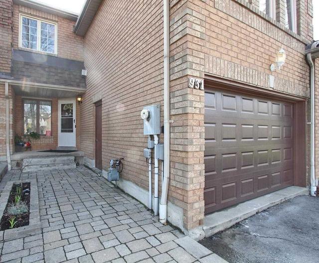 931 Cardington St, House attached with 3 bedrooms, 4 bathrooms and 5 parking in Mississauga ON | Image 23