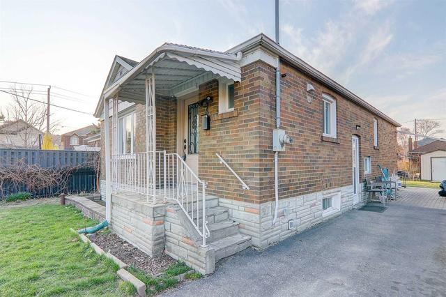 4 Westchester Rd, House detached with 3 bedrooms, 2 bathrooms and 3 parking in Toronto ON | Image 15
