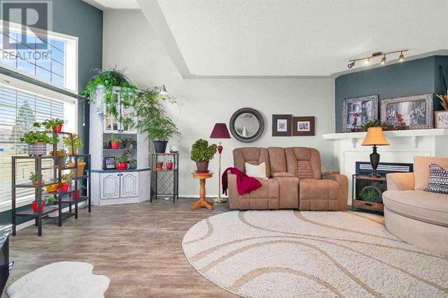 506, - 165 Southridge Drive Se, House attached with 3 bedrooms, 1 bathrooms and 2 parking in Medicine Hat AB | Image 6