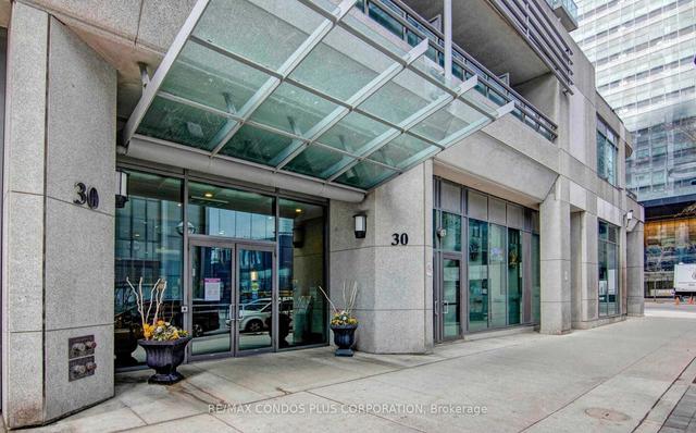 906 - 30 Grand Trunk Cres, Condo with 2 bedrooms, 2 bathrooms and 1 parking in Toronto ON | Image 11