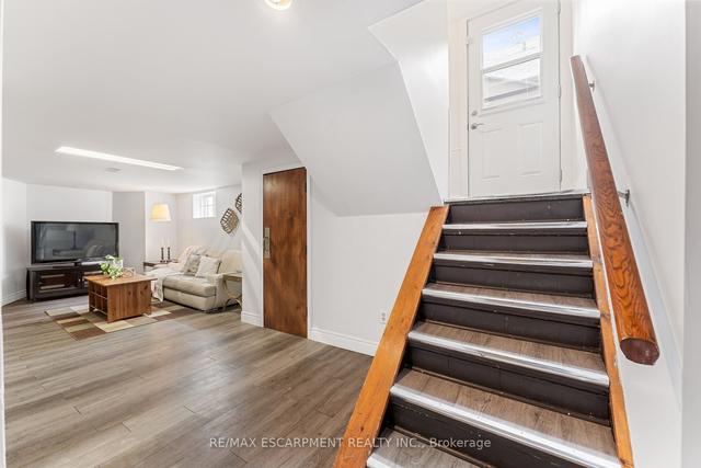 52 East 36th St, House detached with 3 bedrooms, 2 bathrooms and 2 parking in Hamilton ON | Image 22