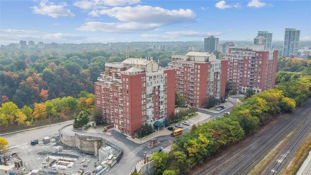 glb1 - 60 Old Mill Rd, Condo with 2 bedrooms, 2 bathrooms and 2 parking in Oakville ON | Image 12