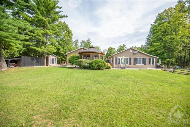259 3 Mile Bay Road, House detached with 2 bedrooms, 2 bathrooms and 8 parking in Lanark Highlands ON | Image 17