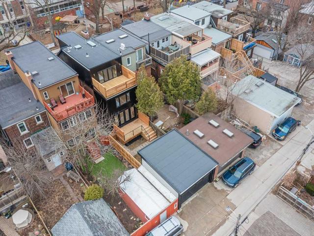 230 Garden Ave, House semidetached with 4 bedrooms, 5 bathrooms and 2 parking in Toronto ON | Image 35