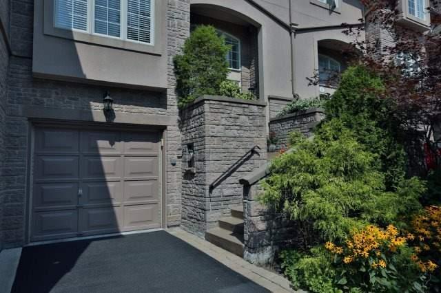 5 - 2303 Hill Ridge Crt, Townhouse with 3 bedrooms, 3 bathrooms and 1 parking in Oakville ON | Image 2