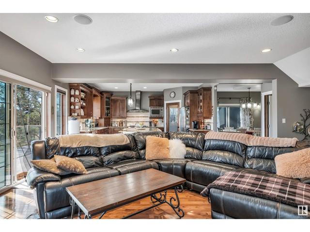104 Linksview Dr, House detached with 4 bedrooms, 3 bathrooms and null parking in Spruce Grove AB | Image 5