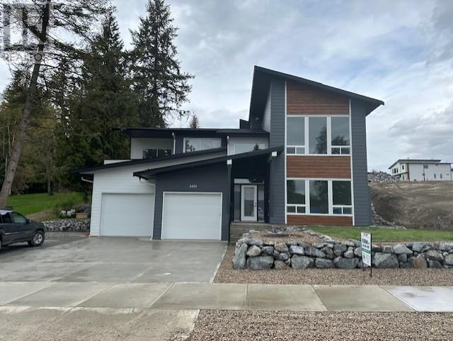 3451 16 Avenue, House detached with 5 bedrooms, 3 bathrooms and 6 parking in Salmon Arm BC | Image 1