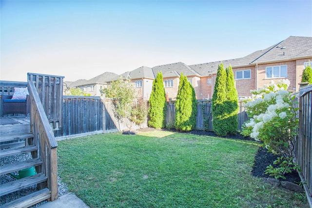 252 Lauderdale Dr, House semidetached with 3 bedrooms, 4 bathrooms and 3 parking in Vaughan ON | Image 27