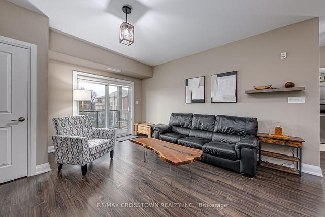 208 - 720 Yonge St, Condo with 1 bedrooms, 1 bathrooms and 1 parking in Barrie ON | Image 3