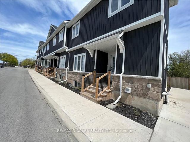 4 - 8196 Mcleod Rd, Townhouse with 2 bedrooms, 3 bathrooms and 1 parking in Niagara Falls ON | Image 24