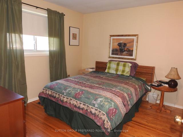 808 Warwick St, House detached with 3 bedrooms, 2 bathrooms and 3 parking in Woodstock ON | Image 4