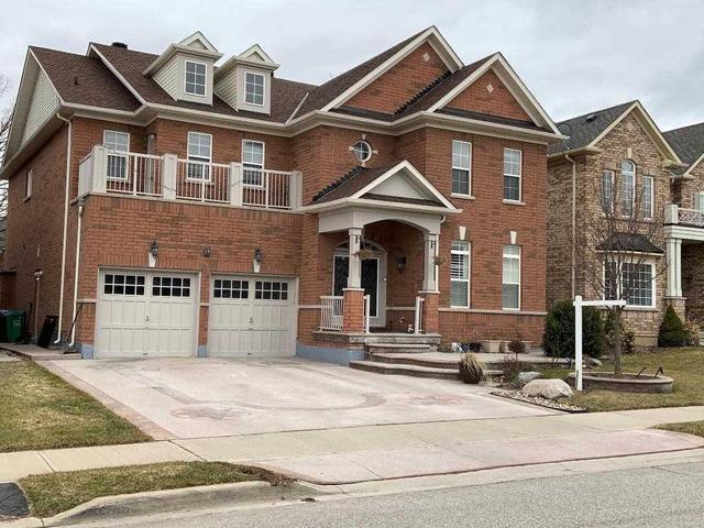 29 Crown Dr, House detached with 5 bedrooms, 5 bathrooms and 6 parking in Brampton ON | Image 1