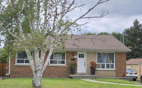 68 Exbury Rd, House detached with 3 bedrooms, 2 bathrooms and 4 parking in Toronto ON | Card Image